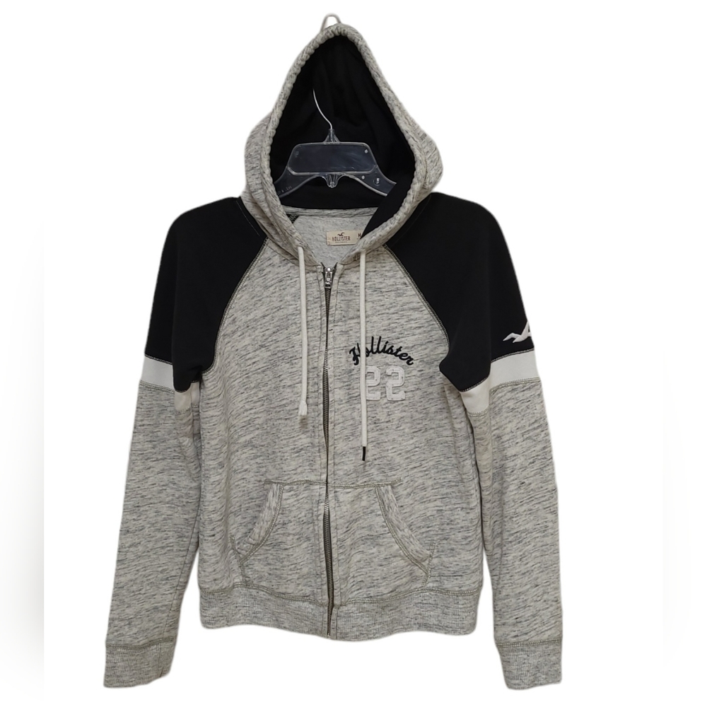 Hollister women's hooded varsity jacket Size Medium zipper pockets thick